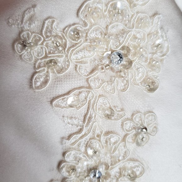 Size 12 Wedding gown or prom dress - Picture 4 of 4